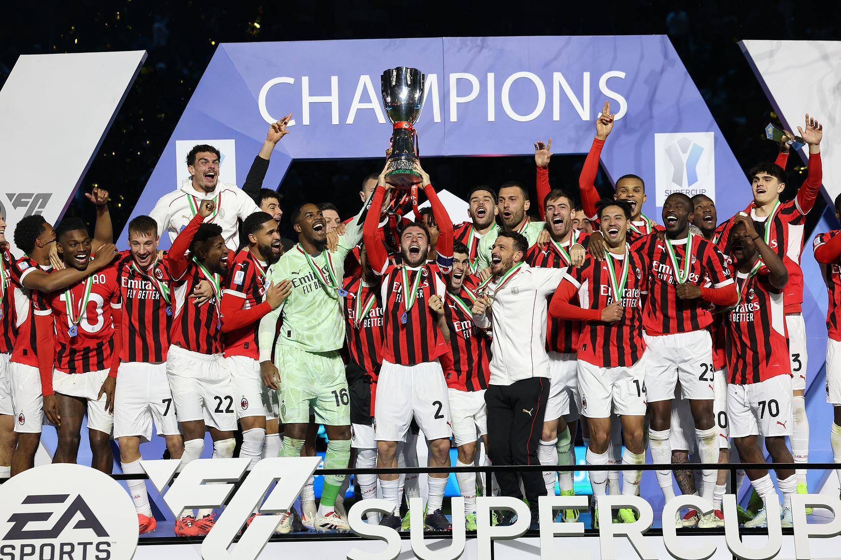 关于意大利队在欧预赛中获得胜利,实现逆转的信息 关于意大利队在欧预赛中获得胜利,实现逆转的信息