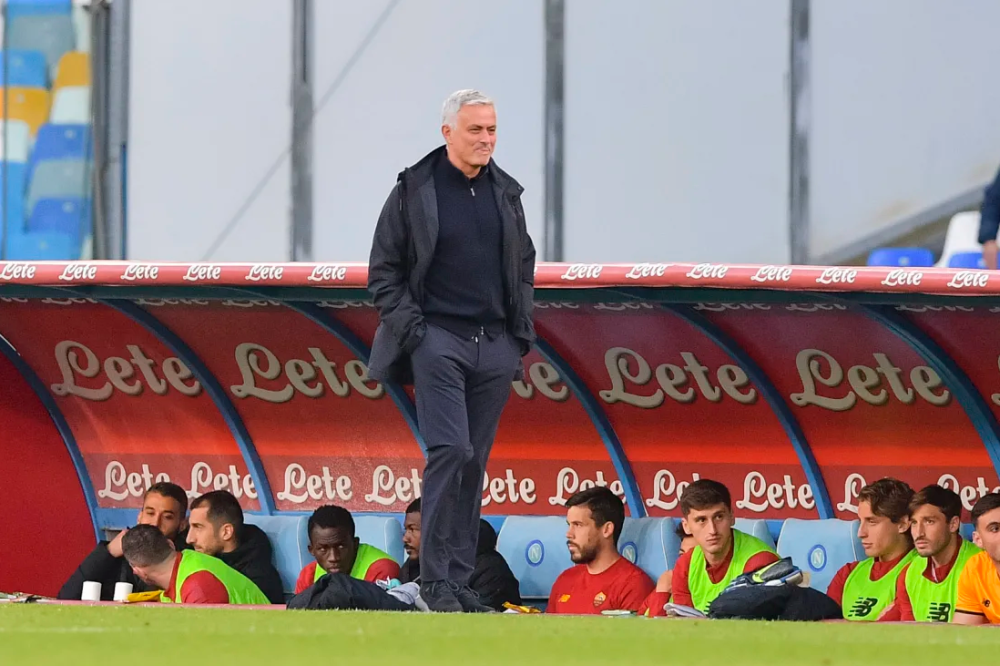 罗马客场大胜那不勒斯,重返胜利轨道 罗马客场大胜那不勒斯,重返胜利轨道