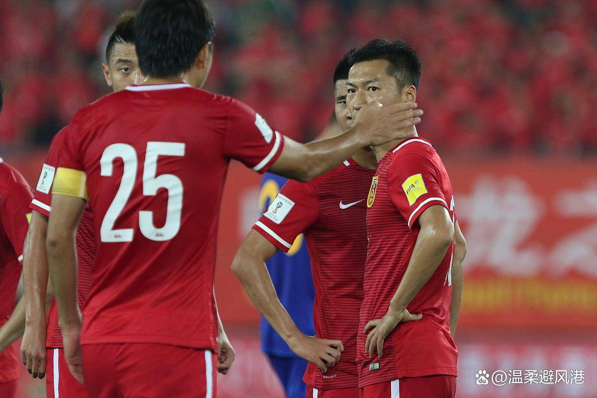 od体育入口-中国足球高峰对决，球员们拼尽全力，争夺胜利的简单介绍