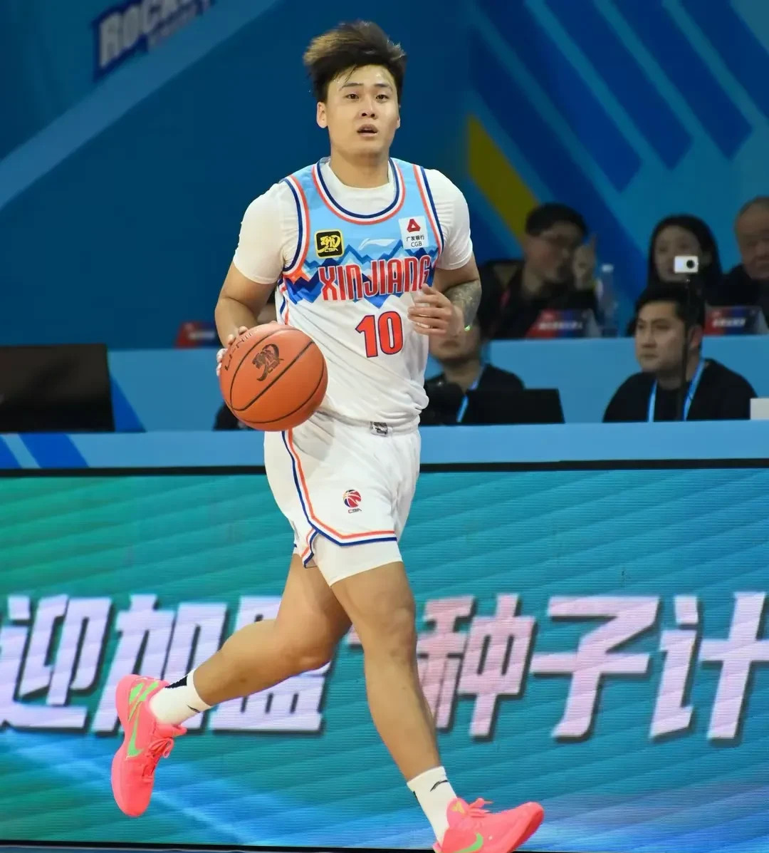 od体育电竞-包含青岛队成绩一落千丈，主帅将面临挑战的词条