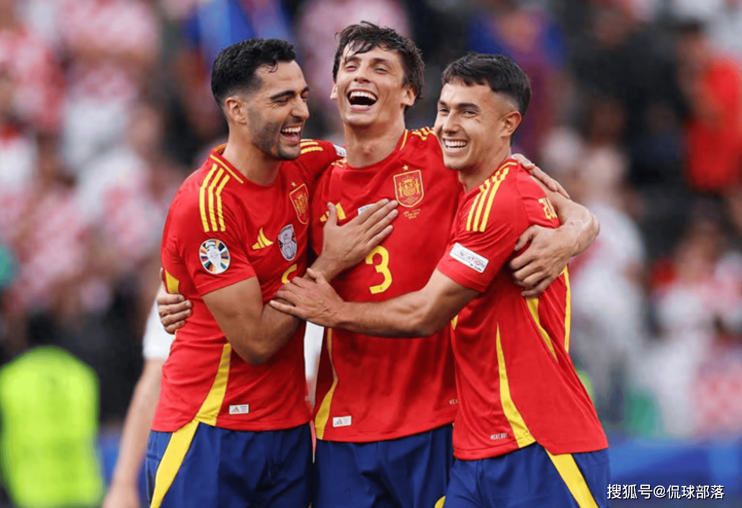 关于足球比赛精彩纷呈，球迷热爱无界的信息